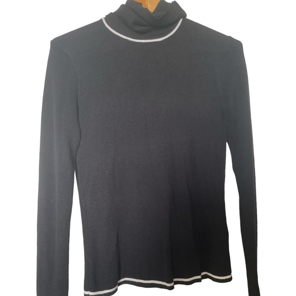 👑 Stylish and preppy black turtleneck with white stripes size S. - Picture 2 of 6